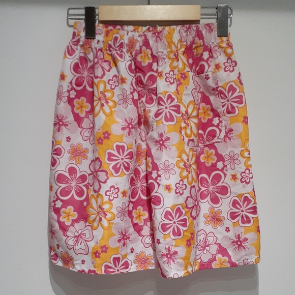 Vintage Floral Print Shorts - Picture 2 of 4